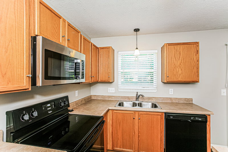 1,775/Mo, 16864 Maraschino Dr Noblesville, IN 46062 Kitchen View