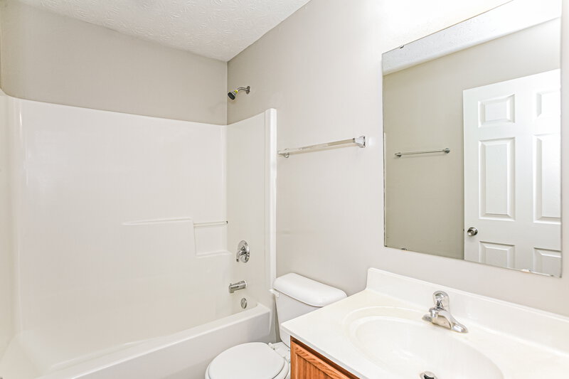 1,775/Mo, 16864 Maraschino Dr Noblesville, IN 46062 Bathroom View