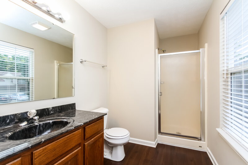 1,915/Mo, 3833 Cherry Blossom Blvd Indianapolis, IN 46237 Bathroom View 2
