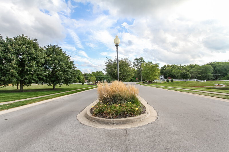 2,010/Mo, 6612 Rushing Riv Noblesville, IN 46062 Exterior View 2