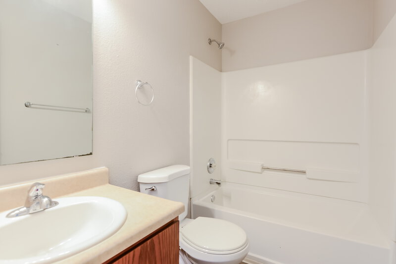 1,785/Mo, 7763 Amadeus Dr Indianapolis, IN 46239 Bathroom View