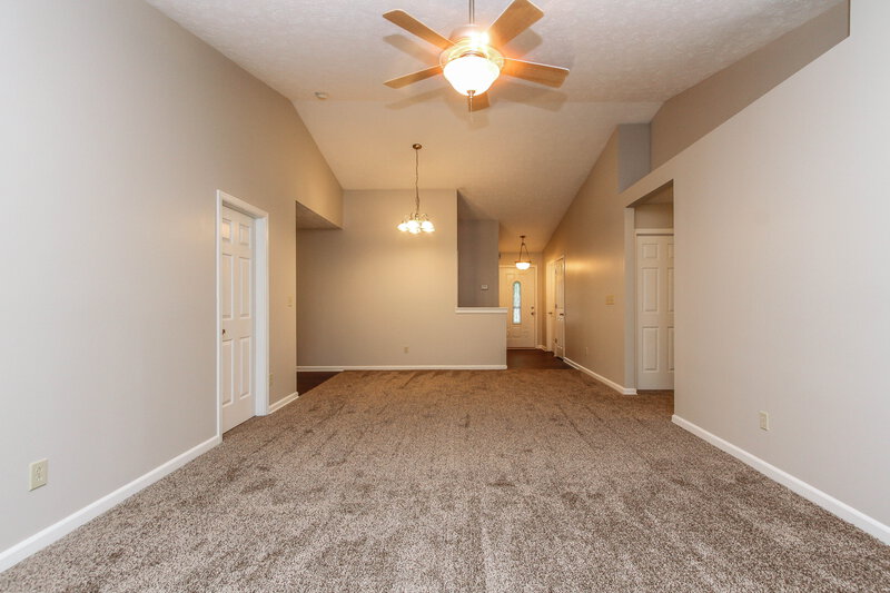1,805/Mo, 1327 Grand Canyon Cir Franklin, IN 46131 Living Room View