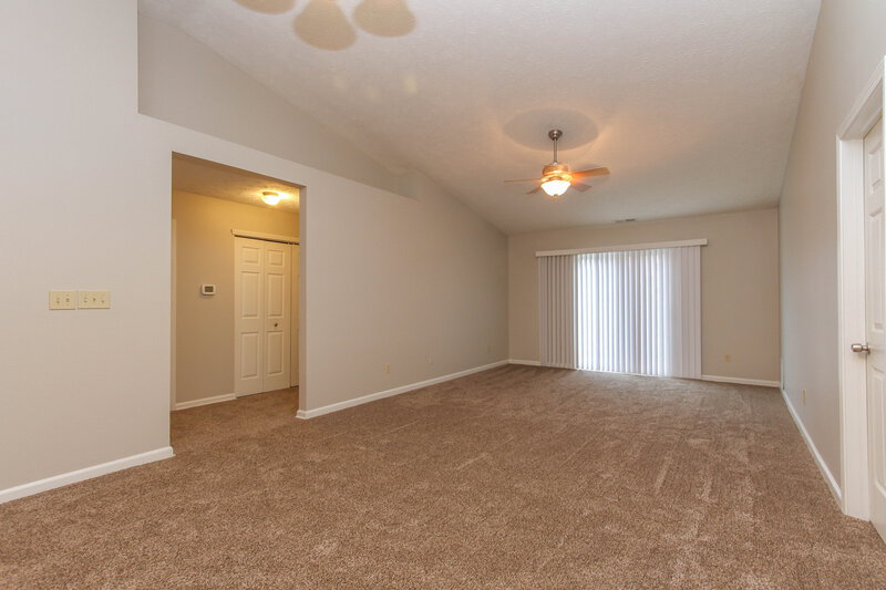 1,805/Mo, 1327 Grand Canyon Cir Franklin, IN 46131 Living Room View 2