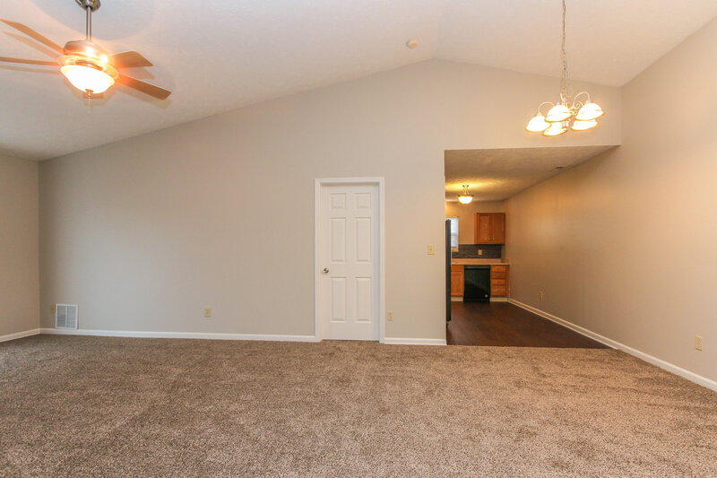 1,805/Mo, 1327 Grand Canyon Cir Franklin, IN 46131 Dining Room View 2