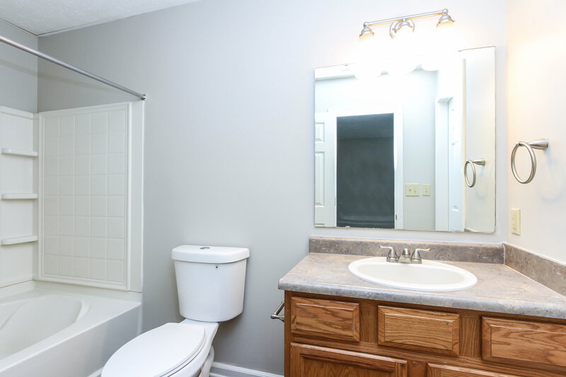 1,805/Mo, 1327 Grand Canyon Cir Franklin, IN 46131 Bathroom View