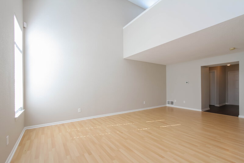 1,570/Mo, 8144 Maple Stream Ln Indianapolis, IN 46217 Living Room View 3