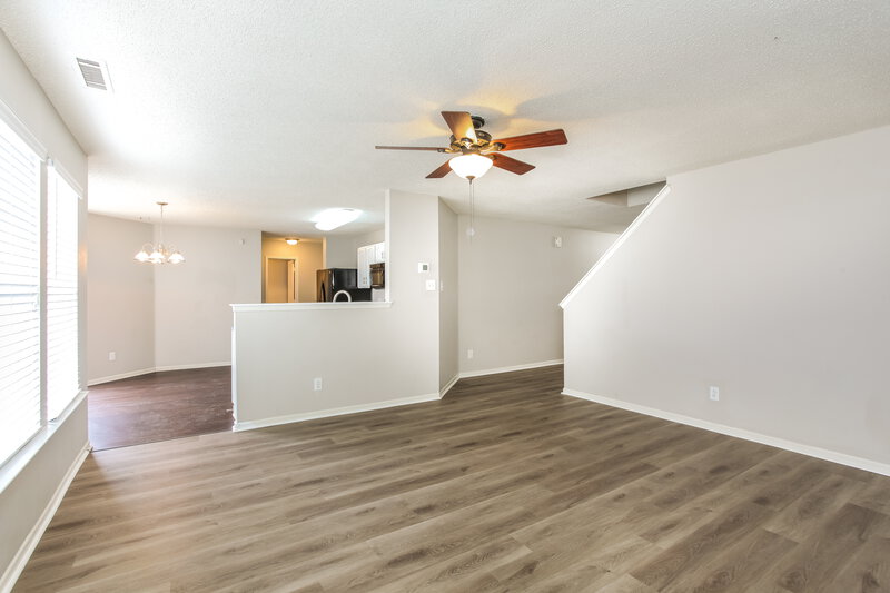 2,150/Mo, 10153 Split Rock Way Indianapolis, IN 46234 Living Room View