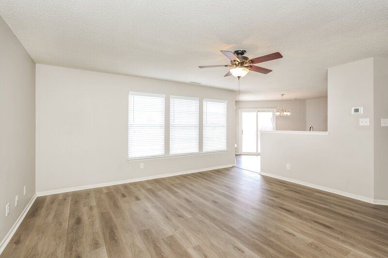 2,150/Mo, 10153 Split Rock Way Indianapolis, IN 46234 Living Room View 2