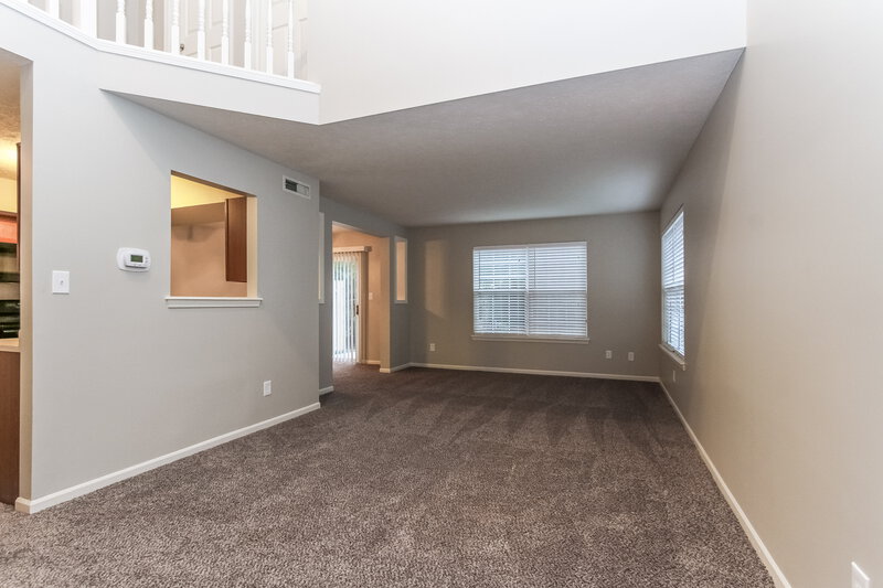2,050/Mo, 4633 Owls Nest Pl Indianapolis, IN 46254 Living Room View 2