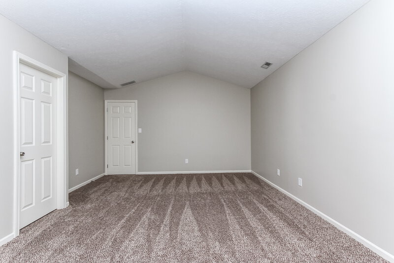 2,050/Mo, 4633 Owls Nest Pl Indianapolis, IN 46254 Master Bedroom View