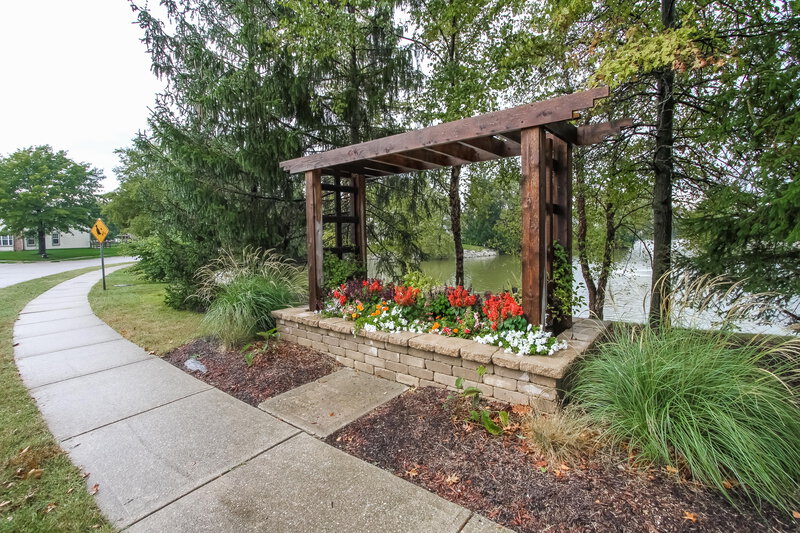 2,050/Mo, 4633 Owls Nest Pl Indianapolis, IN 46254 Exterior View 4