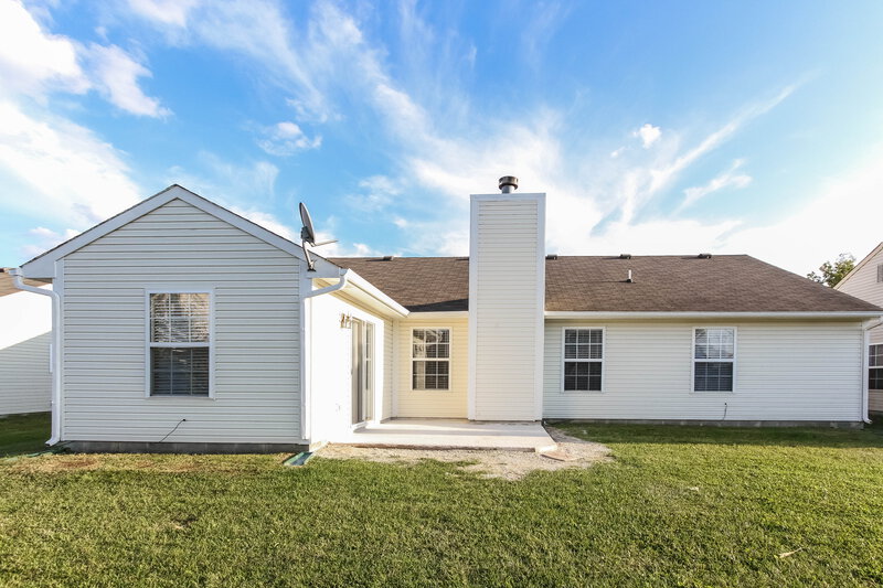 1,860/Mo, 4052 Caddy Way Indianapolis, IN 46268 Rear View
