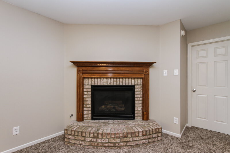 1,755/Mo, 8039 Bach Dr Indianapolis, IN 46239 Living Room View 3