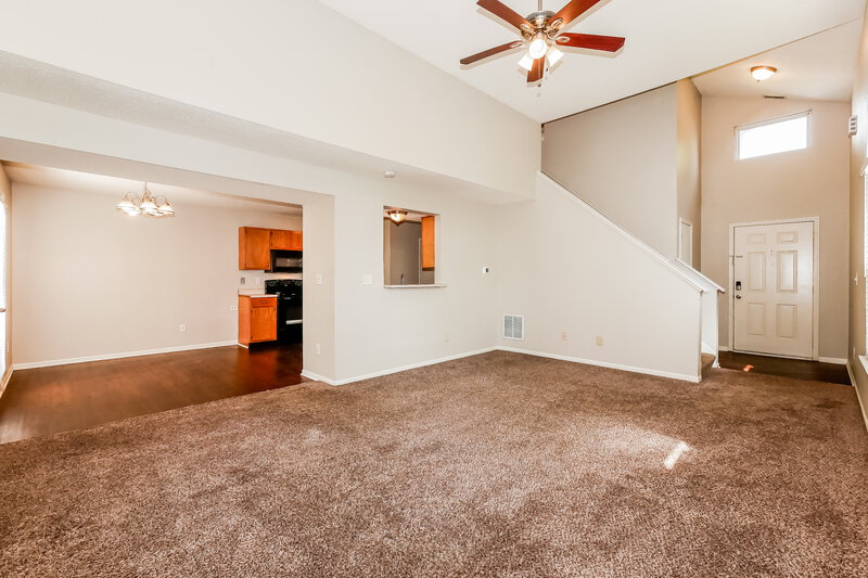 1,760/Mo, 10309 Cadogan Dr Indianapolis, IN 46236 Living Room View 3