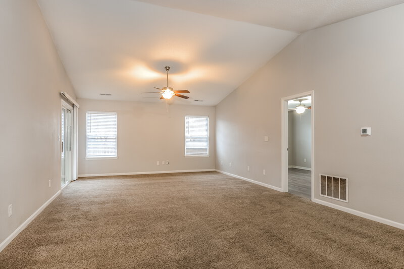 1,800/Mo, 1456 Galway Ct Indianapolis, IN 46217 Living Room View