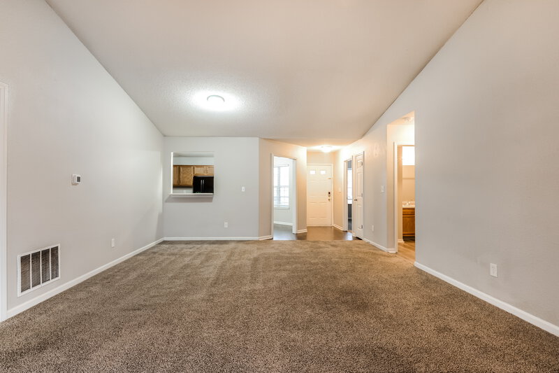 1,800/Mo, 1456 Galway Ct Indianapolis, IN 46217 Living Room View 2