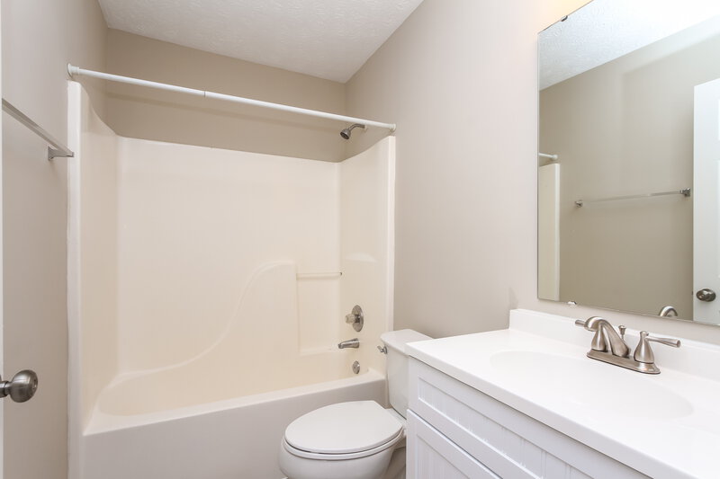 2,295/Mo, 1255 Spring Ridge Cir Brownsburg, IN 46112 Bathroom View