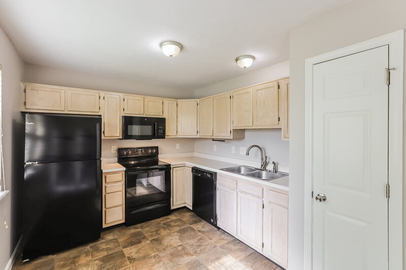 1,860/Mo, 1852 Kayla Dr Indianapolis, IN 46234 Kitchen View