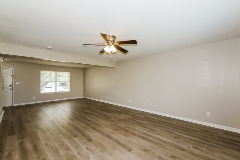 2,055/Mo, 1361 Blue Ridge Ln Brownsburg, IN 46112 Living Room View 4