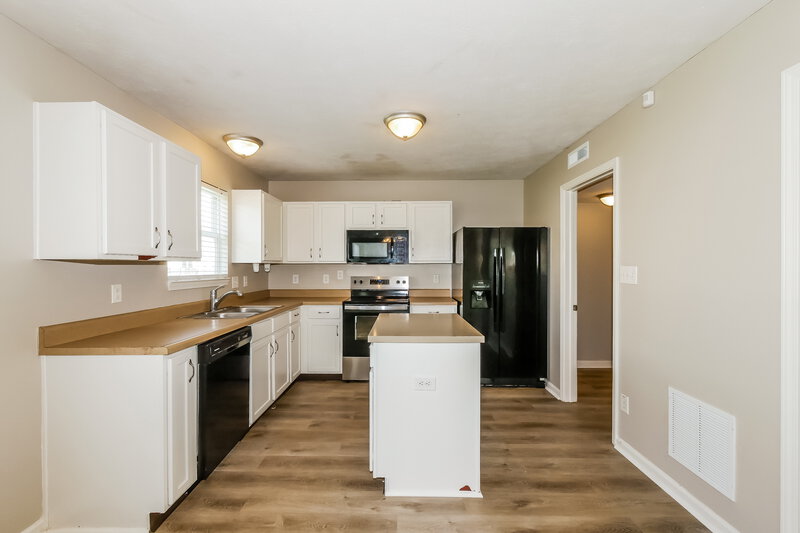 2,055/Mo, 1361 Blue Ridge Ln Brownsburg, IN 46112 Kitchen View