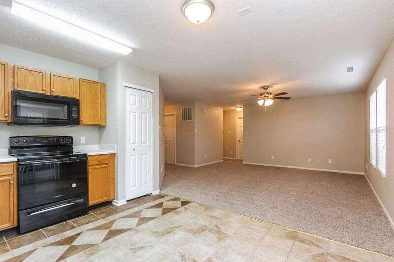 2,890/Mo, 691 Wheat Field Ln New Whiteland, IN 46184 Kitchen View 2