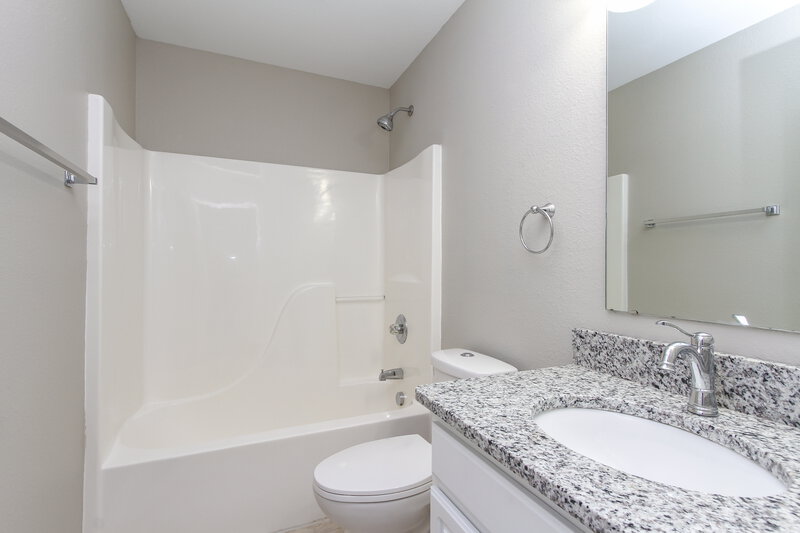 2,125/Mo, 7414 Angus Way Indianapolis, IN 46217 Master Bathroom View