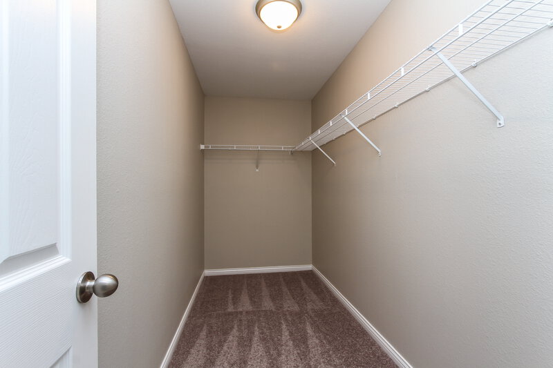 2,125/Mo, 7414 Angus Way Indianapolis, IN 46217 Walk In Closet View