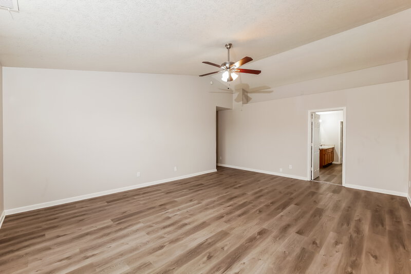 3,300/Mo, 5742 Twin River Ln Indianapolis, IN 46239 Main Bedroom View