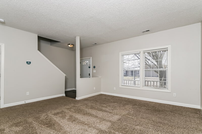 2,375/Mo, 5427 Montavia Ln Indianapolis, IN 46239 Living Room View