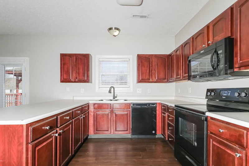 2,375/Mo, 5427 Montavia Ln Indianapolis, IN 46239 Kitchen View 2