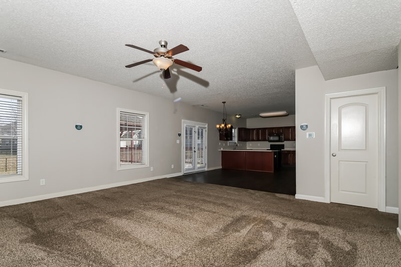 2,375/Mo, 5427 Montavia Ln Indianapolis, IN 46239 Family Room View