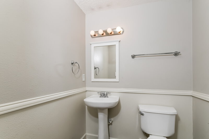 2,375/Mo, 5427 Montavia Ln Indianapolis, IN 46239 Powder Room View