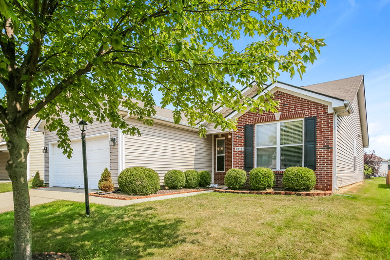 1,980/Mo, 12482 Old Pond Rd Noblesville, IN 46060 Front View