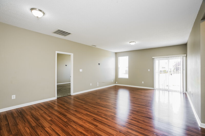 1,980/Mo, 12482 Old Pond Rd Noblesville, IN 46060 Living Room View 2