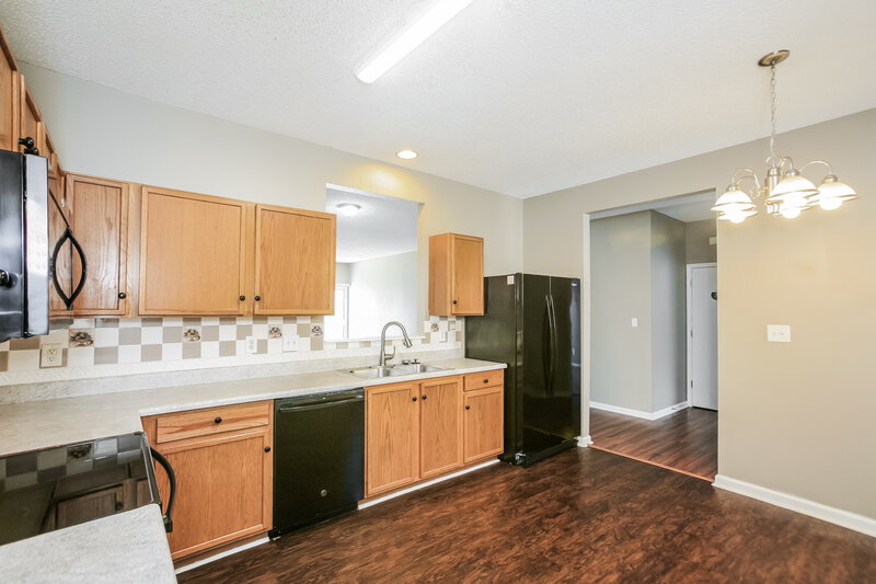 1,980/Mo, 12482 Old Pond Rd Noblesville, IN 46060 Kitchen View