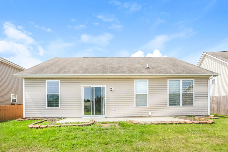 1,980/Mo, 12482 Old Pond Rd Noblesville, IN 46060 Rear View