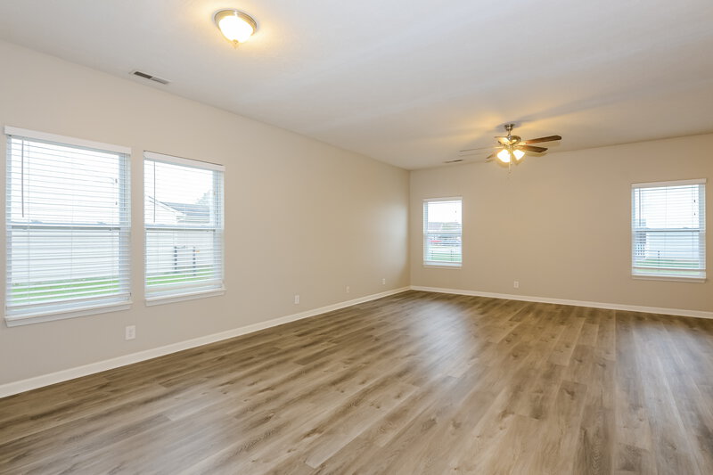 1,940/Mo, 7902 Valley Stream Dr Indianapolis, IN 46237 Living Room View