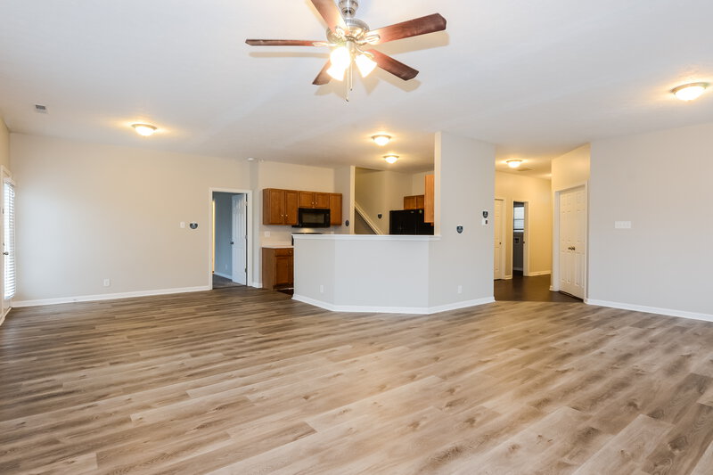 1,940/Mo, 7902 Valley Stream Dr Indianapolis, IN 46237 Dining Room View