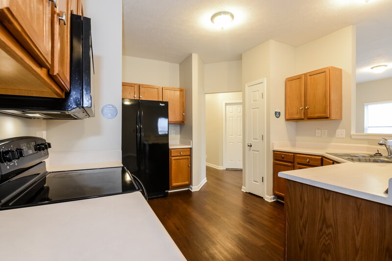 1,940/Mo, 7902 Valley Stream Dr Indianapolis, IN 46237 Kitchen View