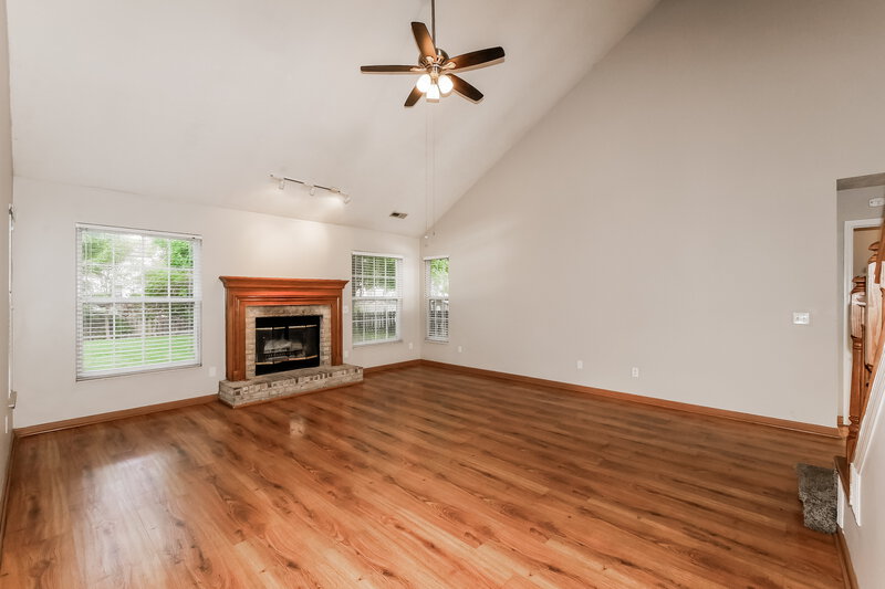 2,345/Mo, 401 Creekstone Dr Indianapolis, IN 46239 Living Room View 2