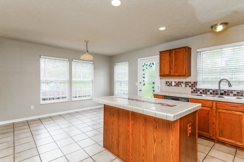 2,345/Mo, 401 Creekstone Dr Indianapolis, IN 46239 Kitchen View