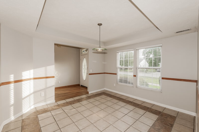 2,345/Mo, 401 Creekstone Dr Indianapolis, IN 46239 Dining Room View