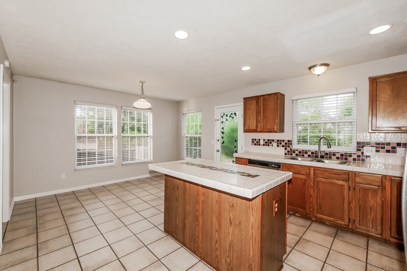 2,345/Mo, 401 Creekstone Dr Indianapolis, IN 46239 Kitchen View