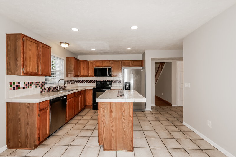 2,345/Mo, 401 Creekstone Dr Indianapolis, IN 46239 Kitchen View 2