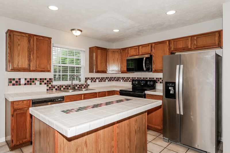 2,345/Mo, 401 Creekstone Dr Indianapolis, IN 46239 Kitchen View 3
