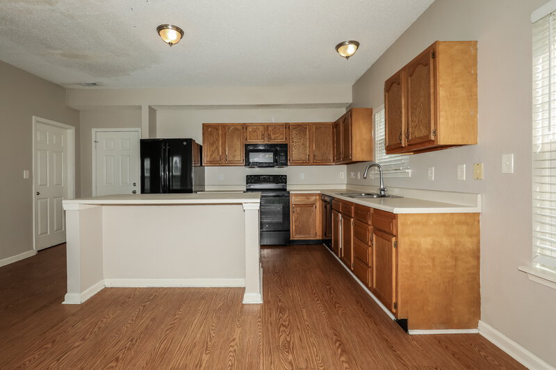 1,910/Mo, 5666 High Timber Ln Indianapolis, IN 46235 Kitchen View