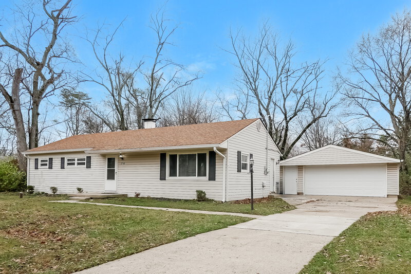 0/Mo, 3750 E 77th St Indianapolis, IN 46240 Front View