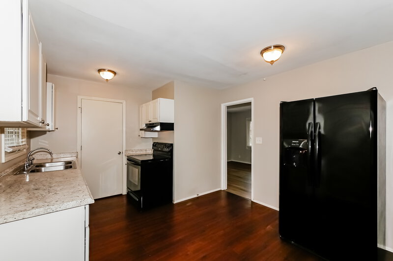 0/Mo, 3750 E 77th St Indianapolis, IN 46240 Kitchen View 2