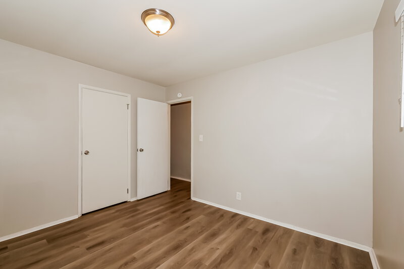 0/Mo, 3750 E 77th St Indianapolis, IN 46240 Main Bedroom View