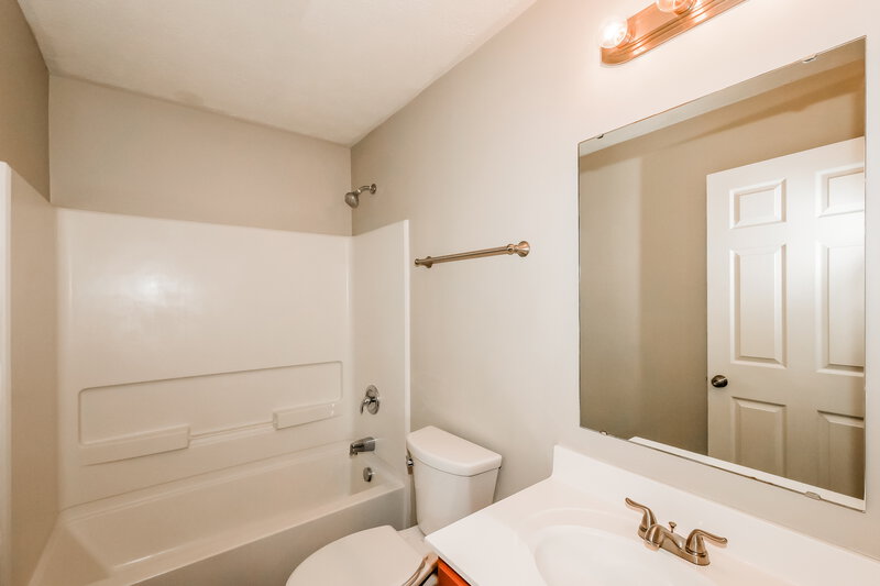 2,690/Mo, 12644 Buck Run Dr Noblesville, IN 46060 Bathroom View